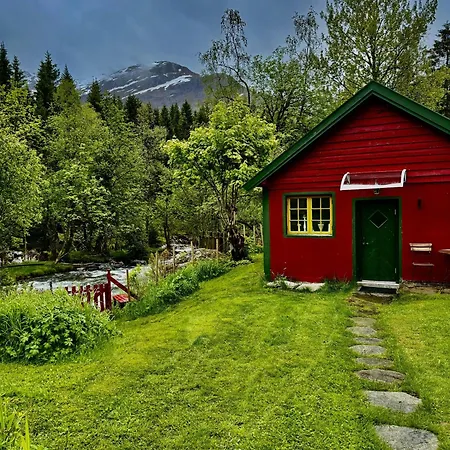 Haukedalen Mountain Panorama River View Holsen