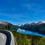 Haukedalen Mountain Panorama River View 別荘 *